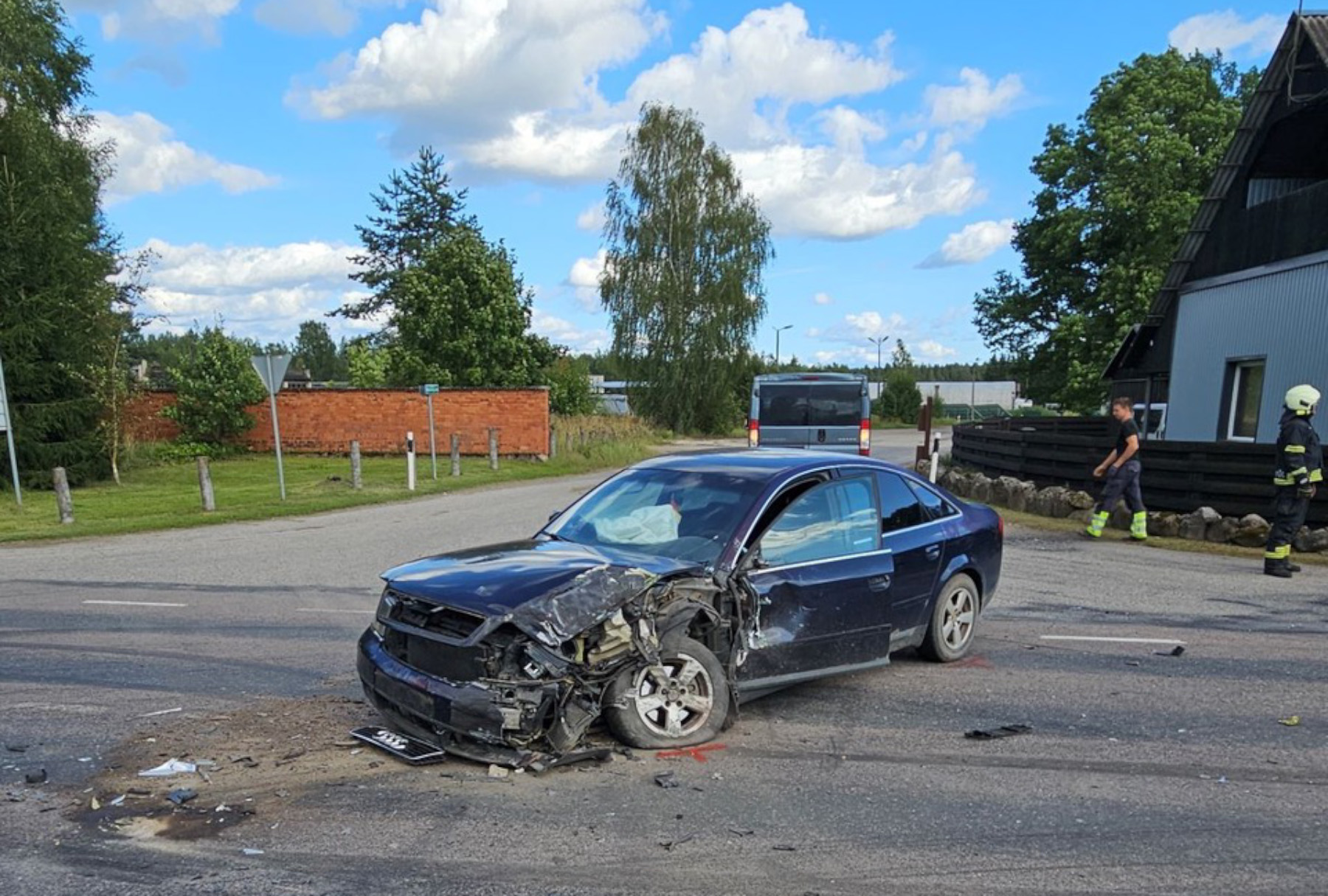 Põlvamaal põrkasid kokku sõidu- ja veoauto